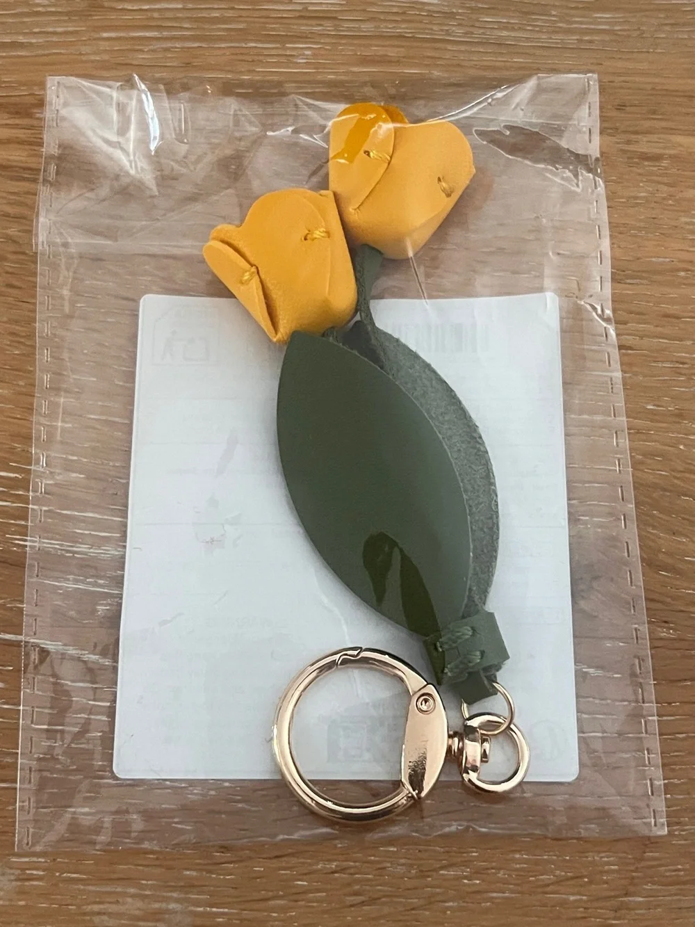 🌻🌼NWT LILAC FAUX LEATHER TULLIP HANDBAG ACCESSORY/KEYCHAIN🌼🌻
